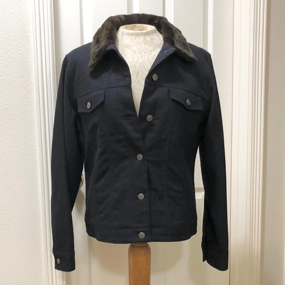 NWT - Gap Women’s Navy Wool Jacket w/Fur Collar- L - Picture 13 of 13